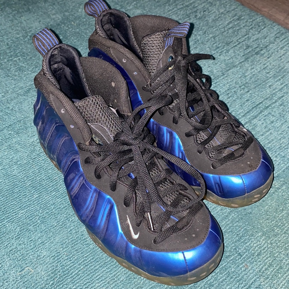 Men’s Nike sneakers